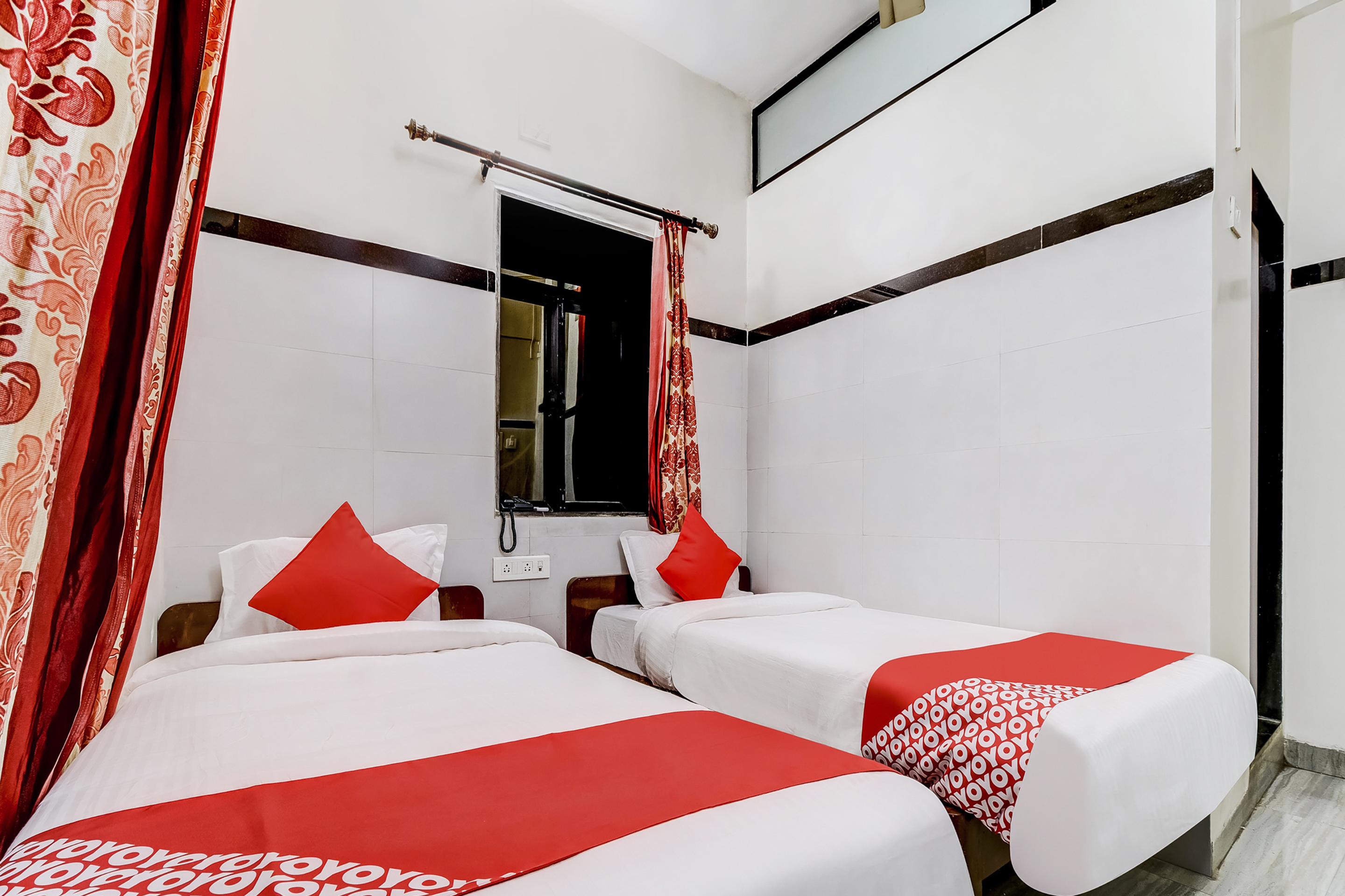 Super Oyo Hotel Dreamland Mumbai Bagian luar foto