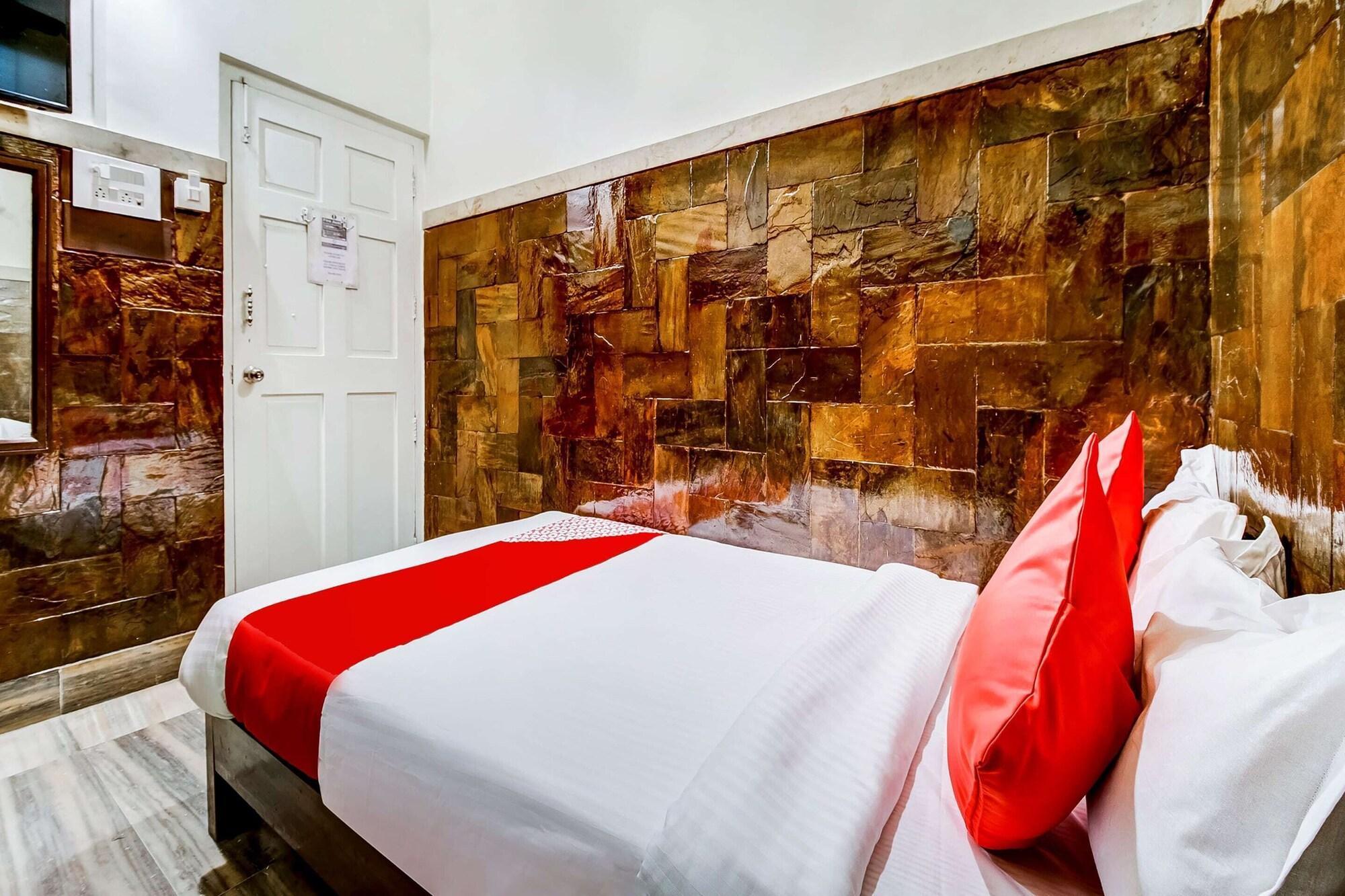 Super Oyo Hotel Dreamland Mumbai Bagian luar foto