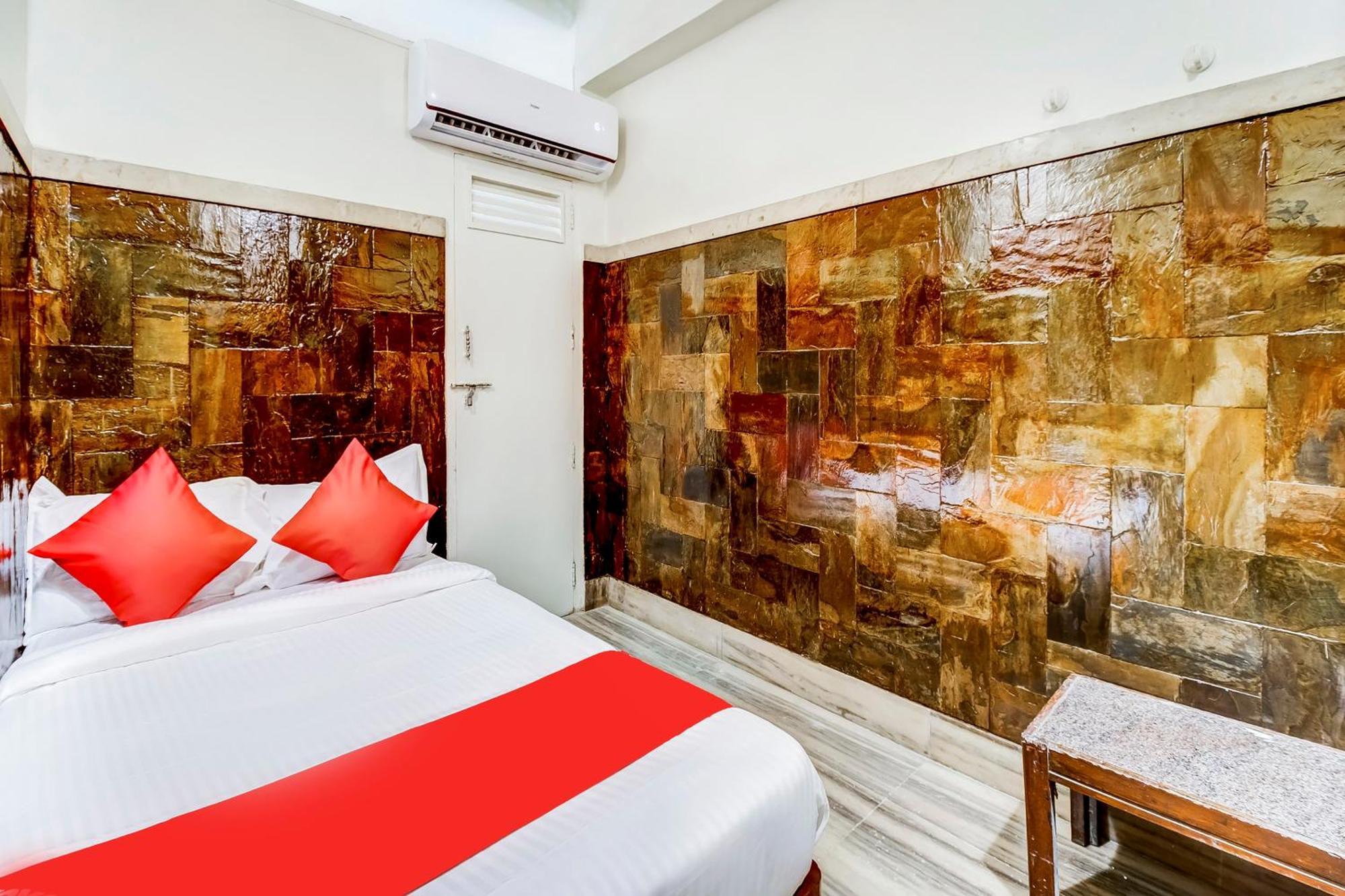 Super Oyo Hotel Dreamland Mumbai Bagian luar foto